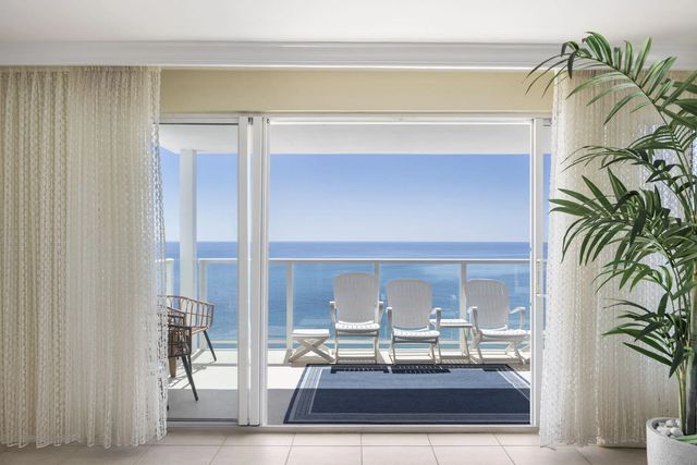 3900 N Ocean Drive #11h, Lauderdale-By-The-Sea