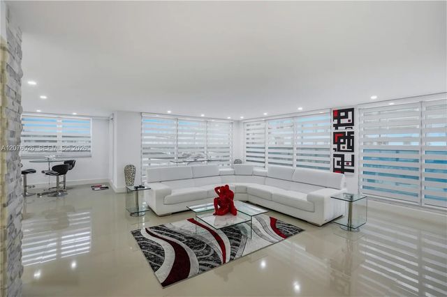 2751 S Ocean Drive #301s, Hollywood