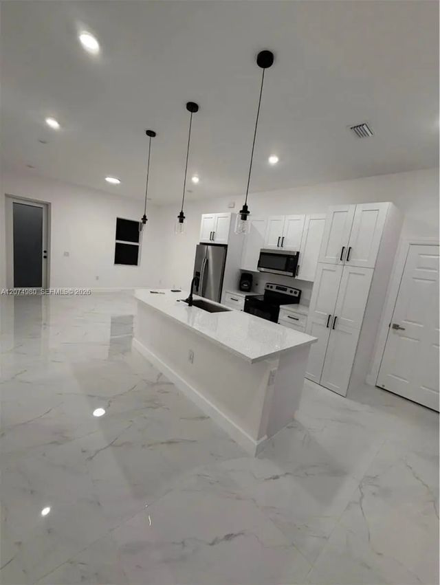 5 of 18 - 1832 Lindsay Street, Lehigh Acres, FL