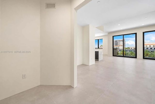 2 of 49 - 275 Giralda Avenue #6a, Coral Gables, FL