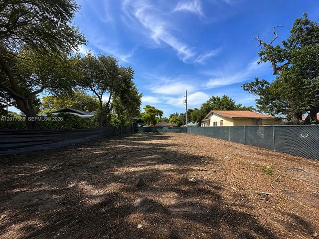 250 Nw 51st Street, Miami