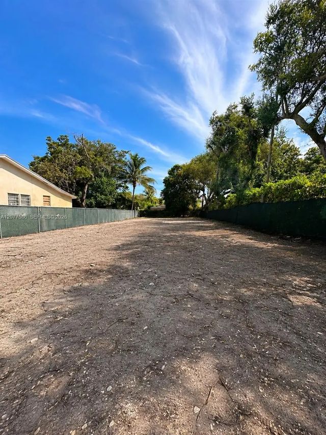 3 of 13 - 250 Nw 51st Street, Miami, FL