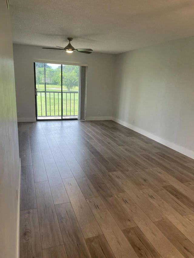 3 of 19 - 7101 Golf Colony Court #201, Lake Worth, FL