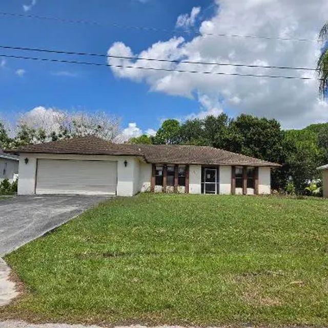 349 Sw De Gouvea Terrace, Port St. Lucie