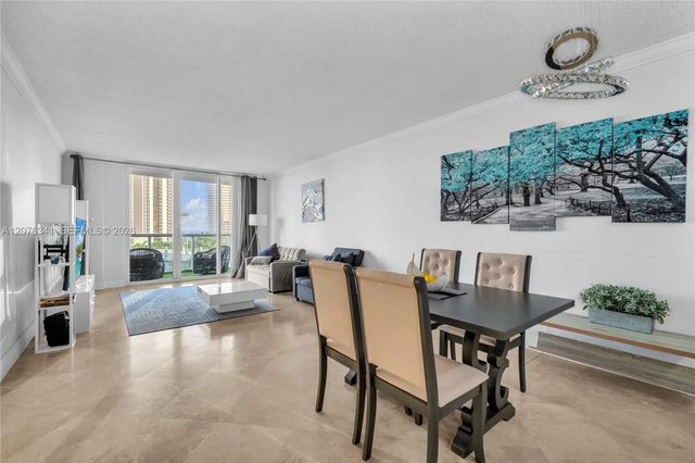 5 of 26 - 19370 Collins Avenue #919, Sunny Isles Beach, FL