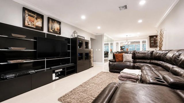 3 of 11 - 3620 Arthur Street, Hollywood, FL