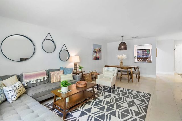 4 of 25 - 13095 Belhaven Court #6, Wellington, FL