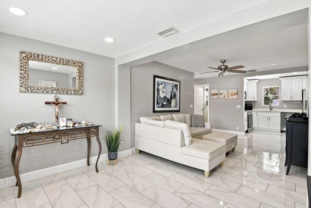 3 of 23 - 1217 W 32nd Street, Riviera Beach, FL
