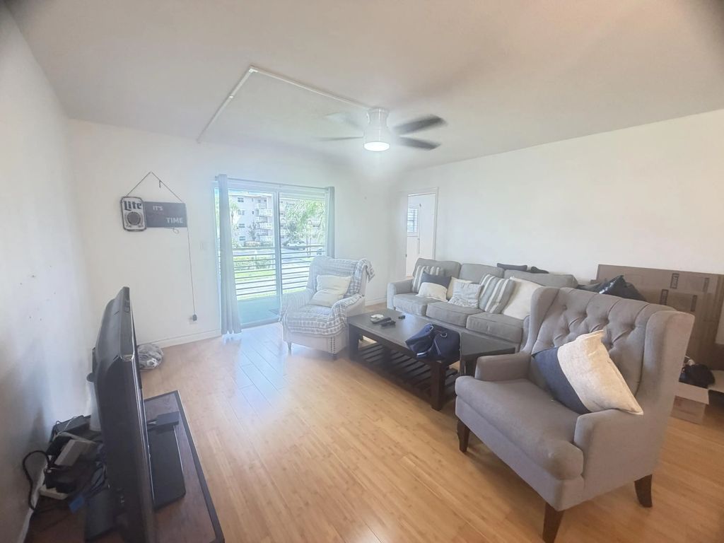 2640 Garden Drive S #202, Lake Worth