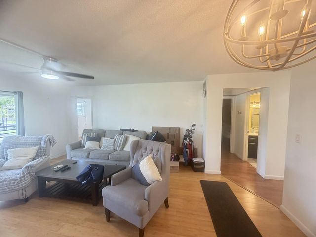 3 of 10 - 2640 Garden Drive S #202, Lake Worth, FL