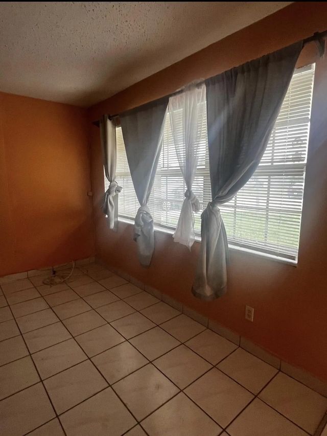 4 of 9 - 3830 Roan Court E, West Palm Beach, FL