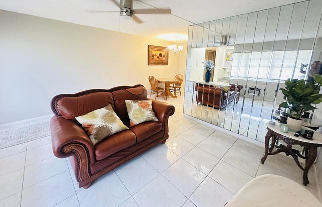 3 of 56 - 271 Farnham L, Deerfield Beach, FL