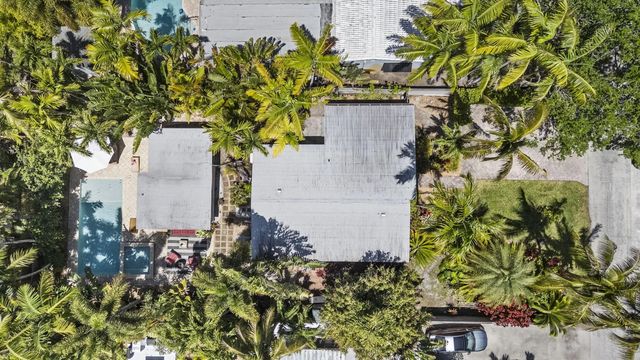 2 of 40 - 1627 Ne 17th Avenue, Fort Lauderdale, FL