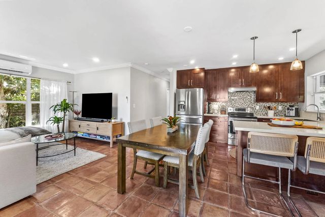 3 of 40 - 1627 Ne 17th Avenue, Fort Lauderdale, FL