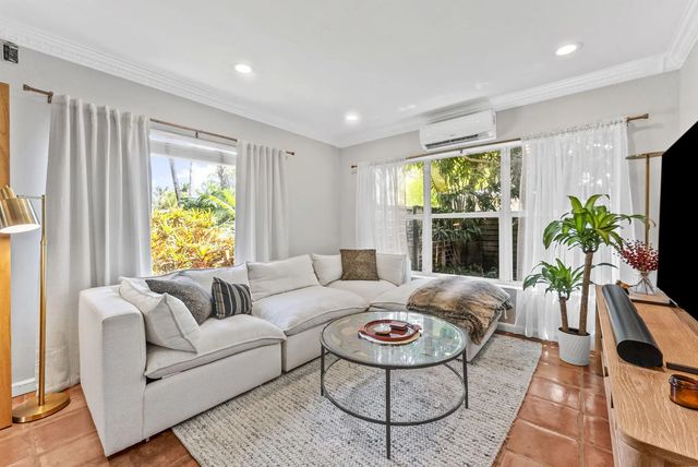 4 of 40 - 1627 Ne 17th Avenue, Fort Lauderdale, FL