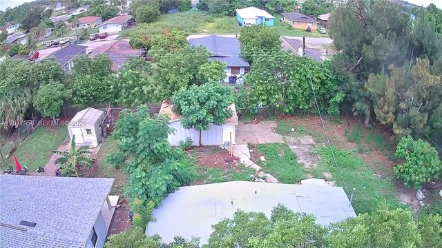 4 of 27 - 5438/5440 Fourth Avenue, Fort Myers, FL