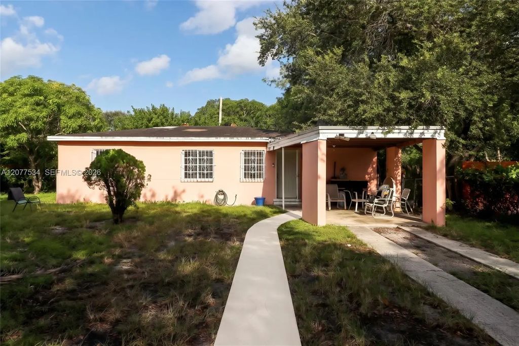 12040 Nw 1st Court, North Miami