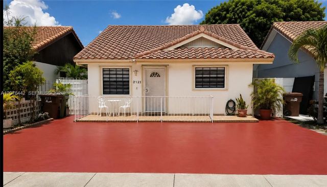 2121 W 54th Street, Hialeah