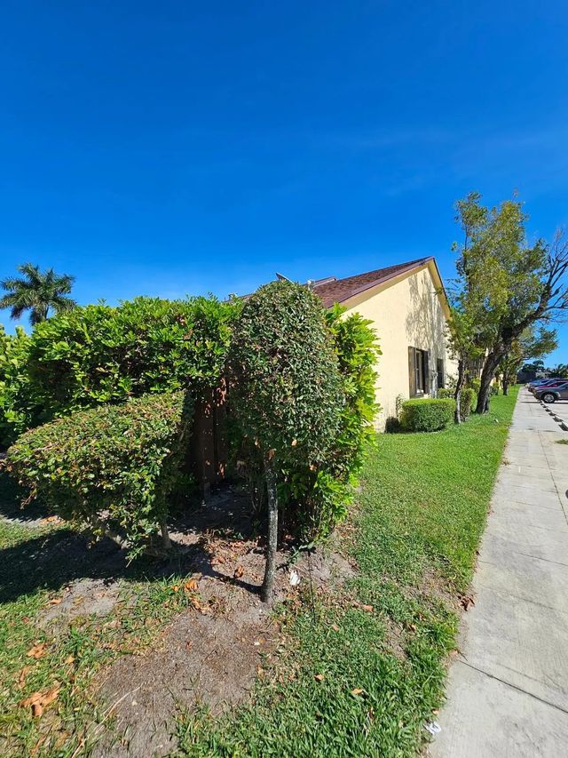 491 Springdale Circle, Palm Springs