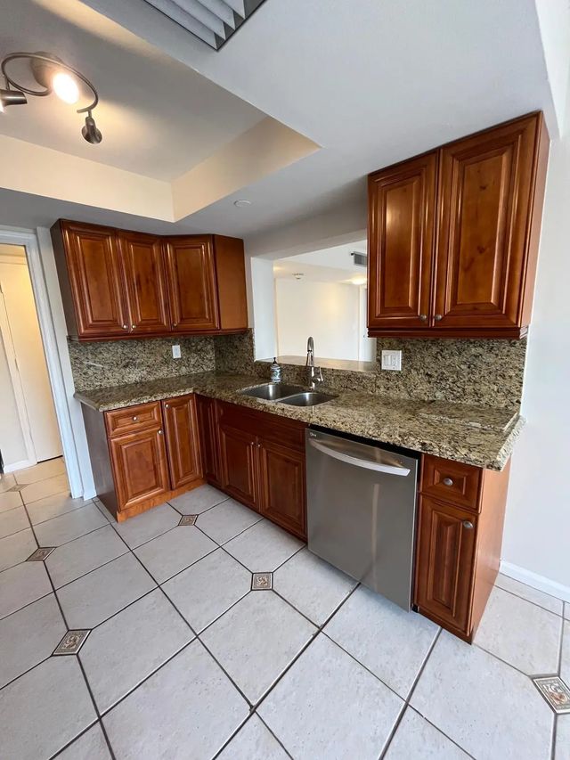 3 of 33 - 3555 S Ocean Boulevard #411, South Palm Beach, FL