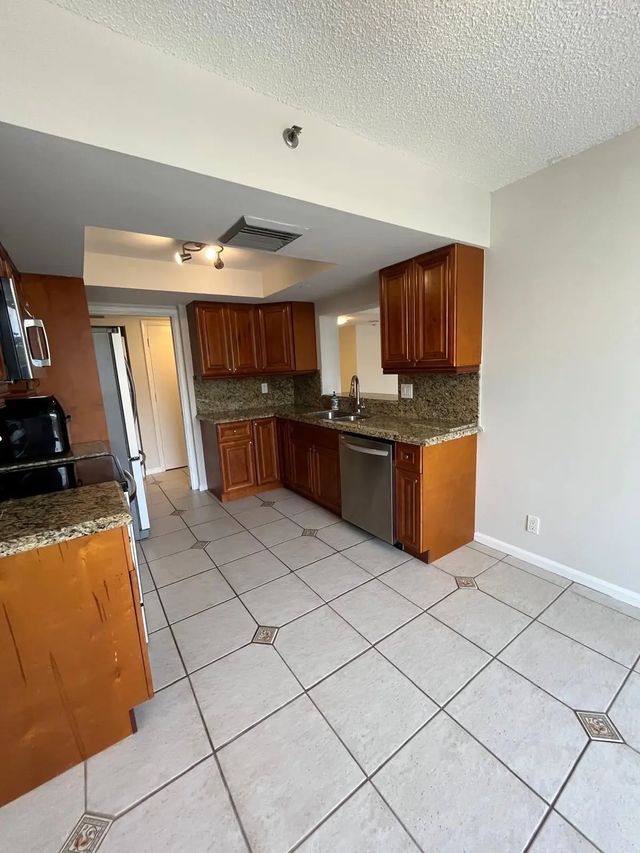 5 of 33 - 3555 S Ocean Boulevard #411, South Palm Beach, FL