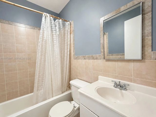 5 of 10 - 30 Nw 50th Street, Miami, FL