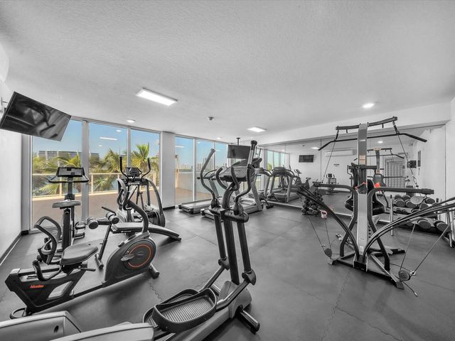 4 of 40 - 18100 N Bay Road #707, Sunny Isles Beach, FL