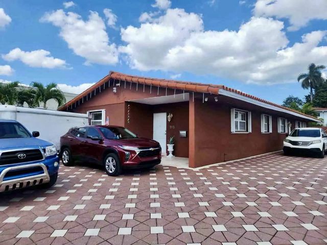 1195 Nw 30th Place, Miami