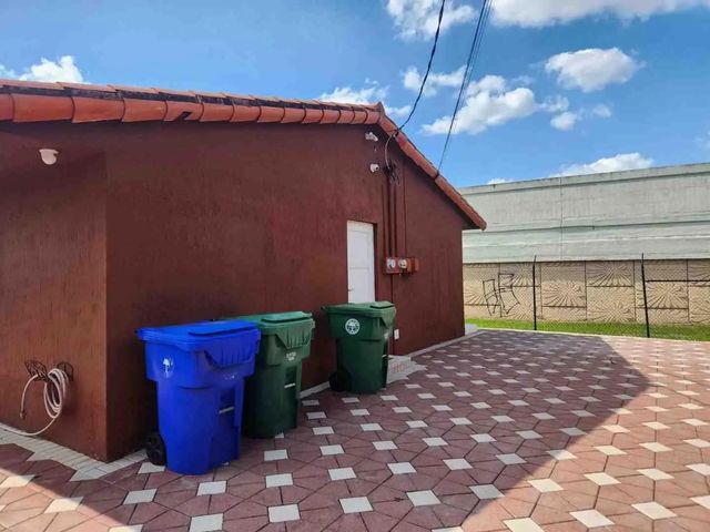 3 of 25 - 1195 Nw 30th Place, Miami, FL