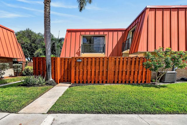 3157 Meridian Way S #a, Palm Beach Gardens
