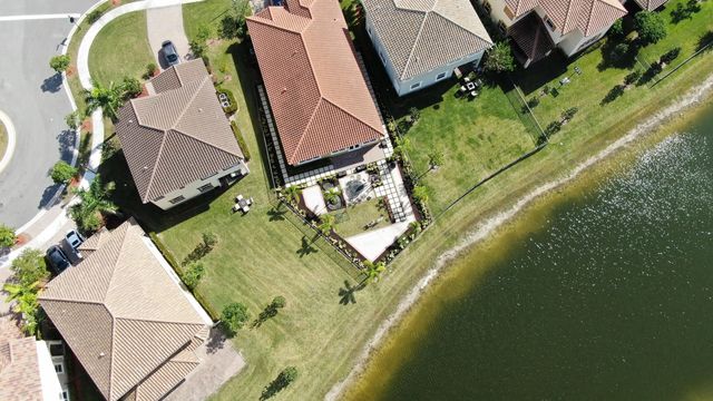 2 of 58 - 8561 Lakeside Bend, Parkland, FL
