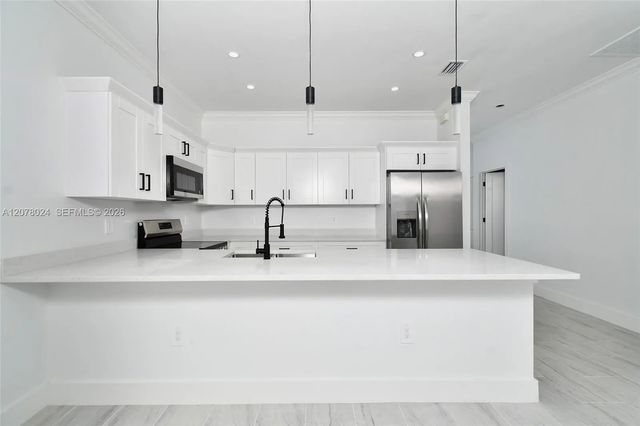3 of 41 - 2323 Unity Avenue, Fort Myers, FL