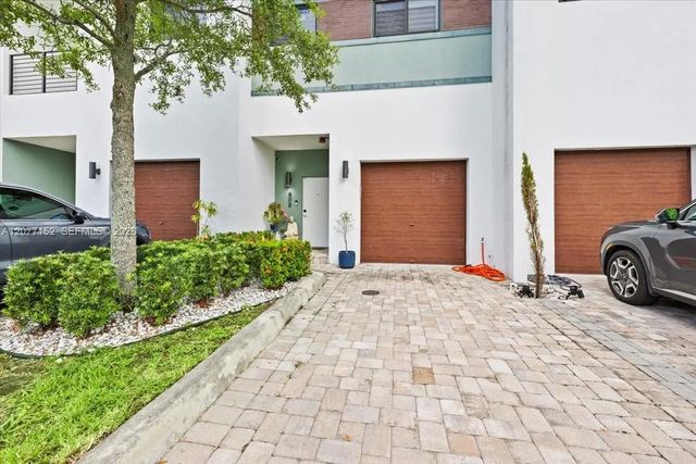 4 of 41 - 808 Nw 44th Terrace, Plantation, FL