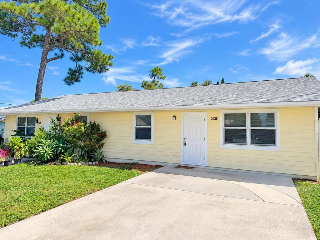 3438 Se Iris Street, Stuart