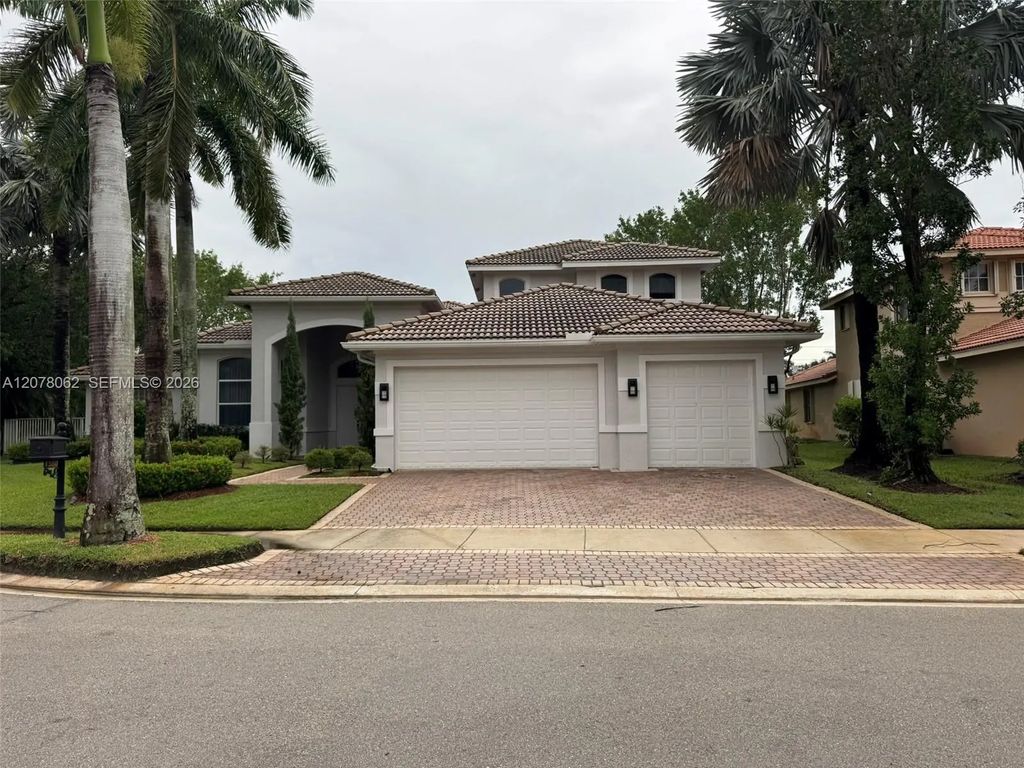 1360 Victoria Isle Drive, Weston
