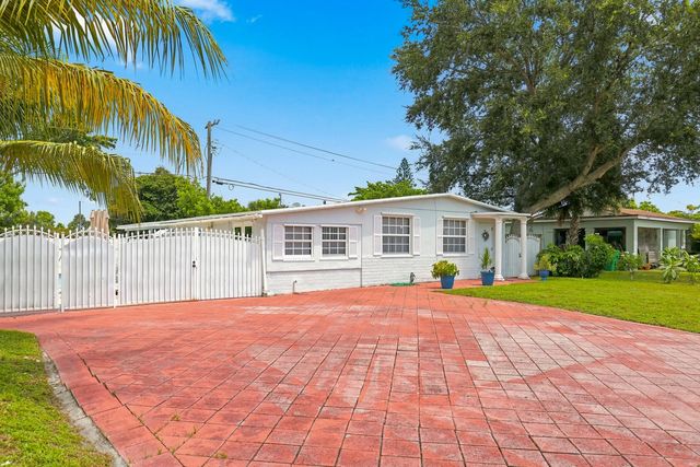 2 of 39 - 3239 Dolan Road, Palm Springs, FL
