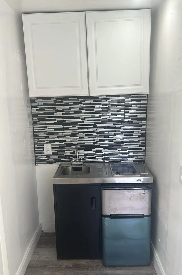 3 of 5 - 810 Nw 40th #1-3, Oakland Park, FL
