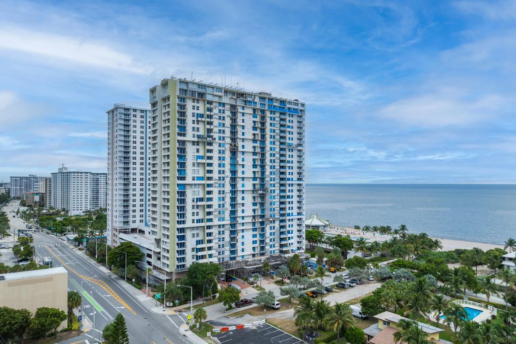 111 Briny Avenue #ph7, Pompano Beach