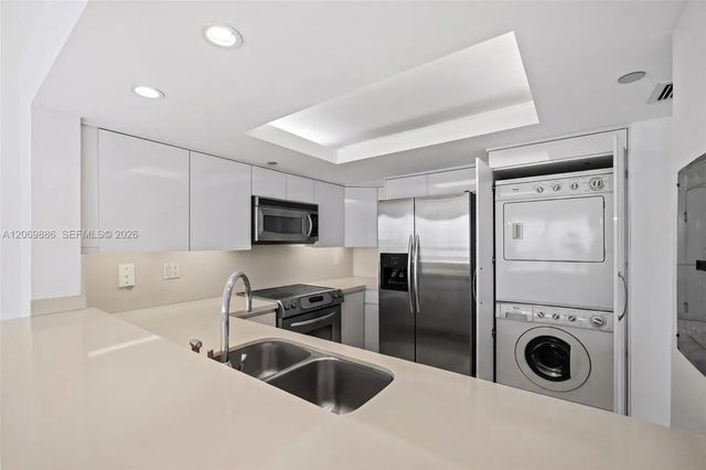 5 of 19 - 400 S Pointe Drive #1905, Miami Beach, FL