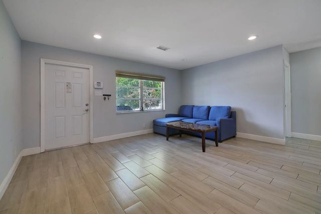 4 of 41 - 1060 Nw 49th Court, Deerfield Beach, FL