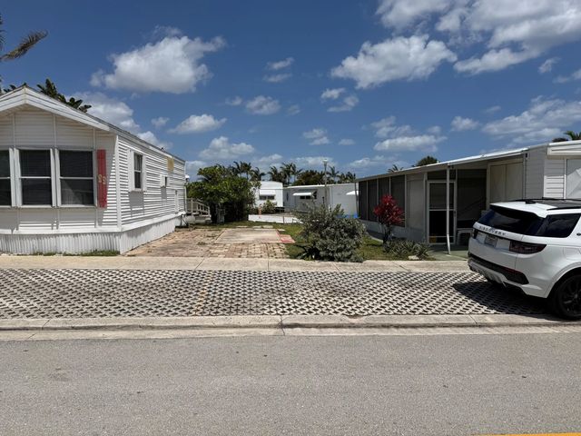 3 of 4 - 23 Briny Breezes Boulevard, Briny Breezes, FL