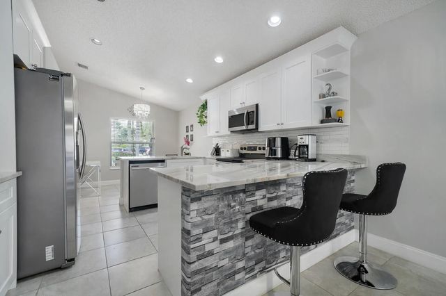 4 of 39 - 6376 Barton Creek Circle, Lake Worth, FL