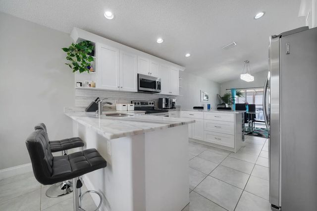 5 of 39 - 6376 Barton Creek Circle, Lake Worth, FL