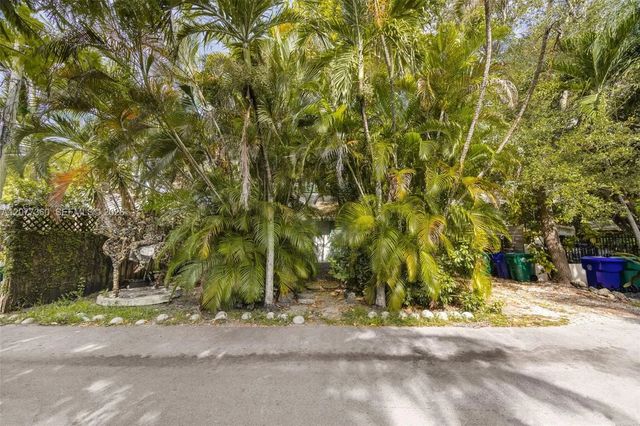4 of 12 - 2952 Louise Street, Coconut Grove, FL