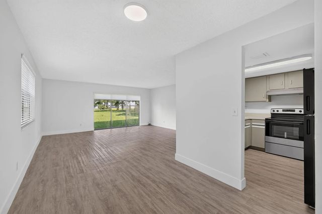 2517 S 17th Street #103, Fort Pierce