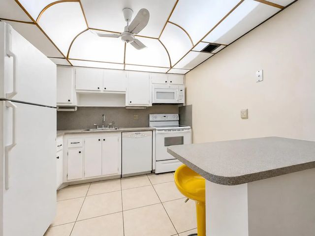 2 of 16 - 307 Greenbrier B, West Palm Beach, FL