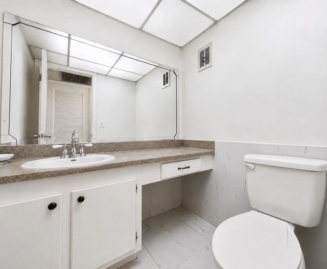 5 of 16 - 307 Greenbrier B, West Palm Beach, FL