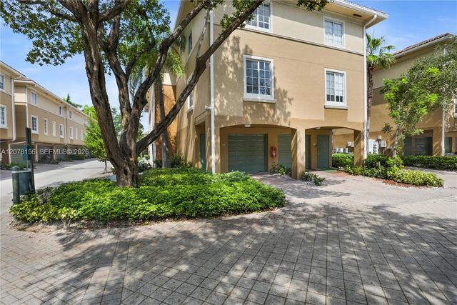 2941 Ne 185th Street #1305, Miami