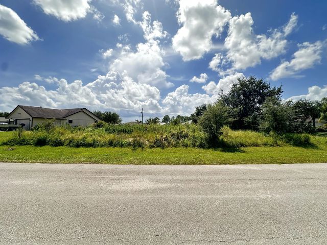 544 Sw Columbus Drive, Port St. Lucie