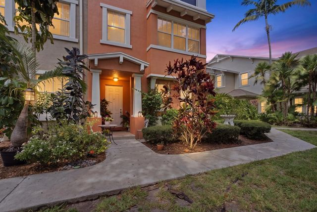 2 of 44 - 960 Millbrae Court #6, West Palm Beach, FL